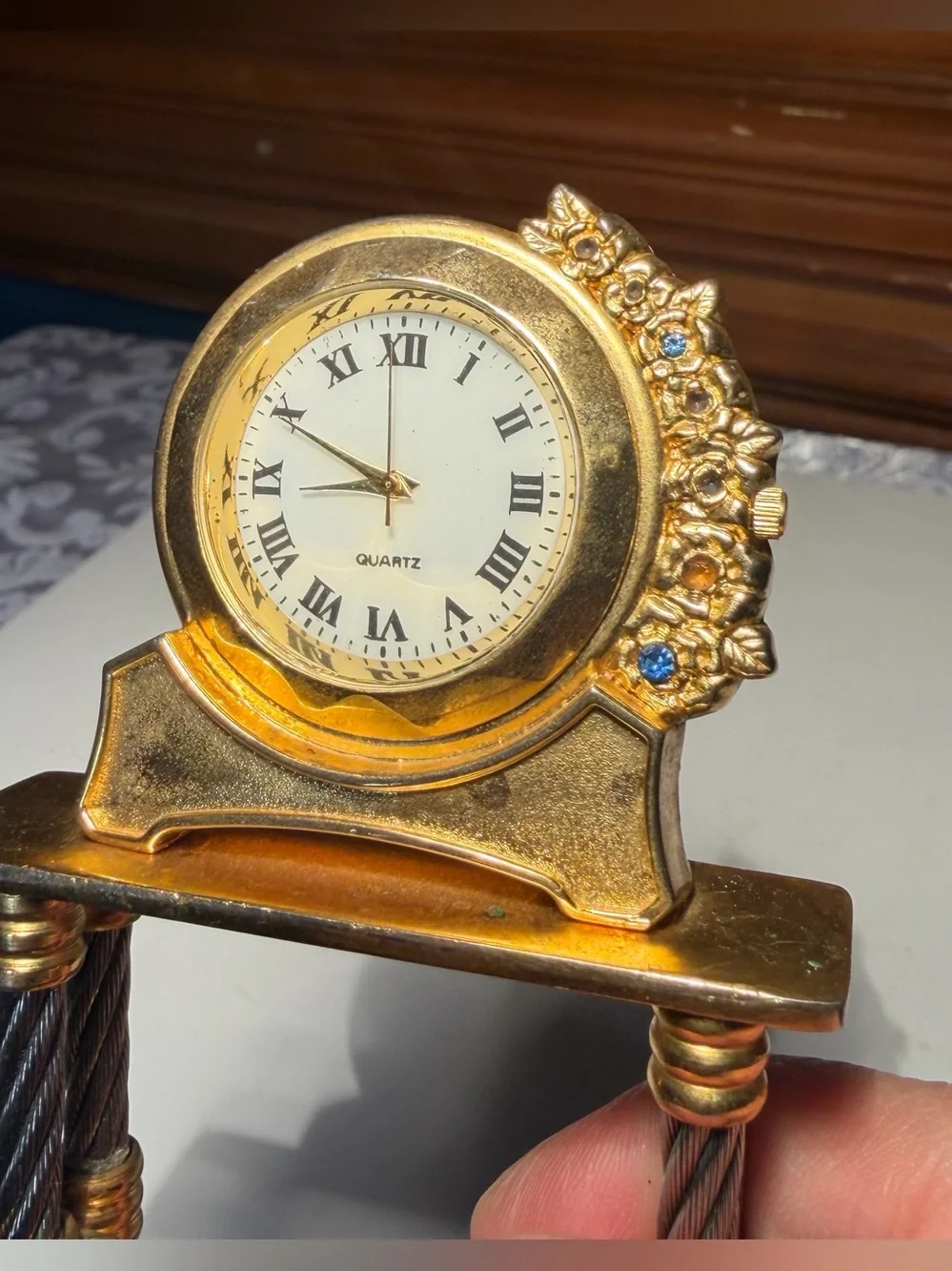 Vintage Gold-tone Quartz Clock Neoclassical cable-style pillars Roman numerals